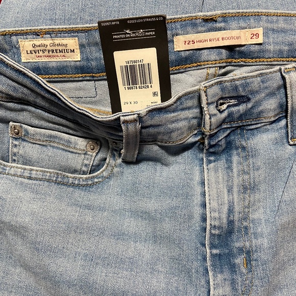 LEVI’S PREMIUM 725 HIGH RISE BOOTCUT WOMEN'S JEANS - Picture 10 of 11